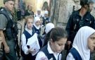 حماس: فرض المنهاج الصهيوني على طلبة القدس عدوان على الهوية ومحاولة فاشلة لاقتلاع الوعي الفلسطيني