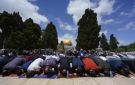 70 ألفا يؤدون صلاة الجمعة في المسجد الأقصى - ps