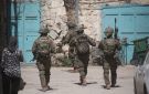 إسرائيل تغتال مدير شرطة محافظة غزة وتقتل فلسطينيا في خانيونس وسط تحذيرات من عودة سياسة الاغتيالات