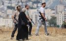 مخالفة لتعاليم الرب .. هاكابي يحذر مستوطنين من سرقة أملاك فلسطينيين أمريكيين
