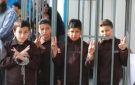 الدفاع عن الأسرى: 370 طفلا في سجون الاحتلال يعانون ظروف قاسية