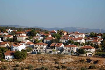 بريطانيا تتجه لحظر منتجات المستوطنات وفرض عقوبات أوسع بريطانيا تتجه لحظر منتجات المستوطنات وفرض عقوبات أوسع