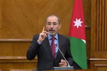الصفدي: مساعدات غزة تنتهي صلاحيتها في المخازن بسبب المنع الإسرائيلي الصفدي: مساعدات غزة تنتهي صلاحيتها في المخازن بسبب المنع الإسرائيلي