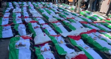 غزة تشيع جثامين 100 شهيد بعد انتشالهم من تحت الأنقاض غزة تشيع جثامين 100 شهيد بعد انتشالهم من تحت الأنقاض