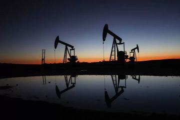 النفط يقفز فوق 107 دولارات.. توترات الشرق الأوسط تهز الأسواق النفط يقفز فوق 107 دولارات.. توترات الشرق الأوسط تهز الأسواق