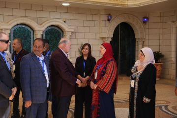 بالتزامن مع تصاعد عنف المستوطنين.. السفير الأمريكي يزور بلدة فلسطينية في الضفة الغربية بالتزامن مع تصاعد عنف المستوطنين.. السفير الأمريكي يزور بلدة فلسطينية في الضفة الغربية