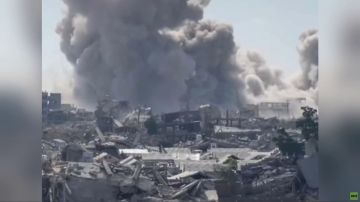 قطاع غزة.. قصف إسرائيلي على أحد أحياء مدينة خان يونس قطاع غزة.. قصف إسرائيلي على أحد أحياء مدينة خان يونس