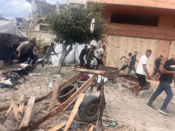 5 شهداء و13 إصابة جراء غارة إسرائيلية استهدفت مركبة في حي تل الهوا 5 شهداء و13 إصابة جراء غارة إسرائيلية استهدفت مركبة في حي تل الهوا