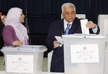 لجنة الانتخابات: 2.97 مليون فلسطيني يحق لهم الاقتراع في الانتخابات التشريعية لجنة الانتخابات: 2.97 مليون فلسطيني يحق لهم الاقتراع في الانتخابات التشريعية