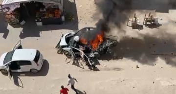 شهيد وإصابات إثر غارة للاحتلال على مركبة في خان يونس شهيد وإصابات إثر غارة للاحتلال على مركبة في خان يونس