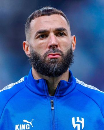 ما الذي يمنع بنزيما من اللعب خارج الدوري السعودي ؟ ما الذي يمنع بنزيما من اللعب خارج الدوري السعودي ؟