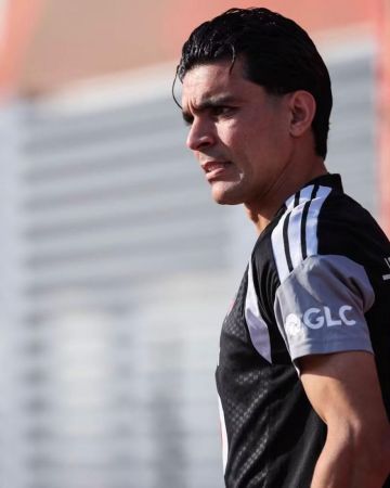 لاعب الأهلي المصري ينعى شهداء غزة بكلمات مؤثرة لاعب الأهلي المصري ينعى شهداء غزة بكلمات مؤثرة