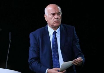 الرجوب يبدأ اتصالات مع الفصائل تمهيدا لحوار وطني شامل الرجوب يبدأ اتصالات مع الفصائل تمهيدا لحوار وطني شامل