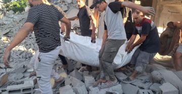 مجزرة مروعة.. استشهاد مواطن وزوجته وابنتيه بقصف إسرائيلي في بيت لاهيا مجزرة مروعة.. استشهاد مواطن وزوجته وابنتيه بقصف إسرائيلي في بيت لاهيا
