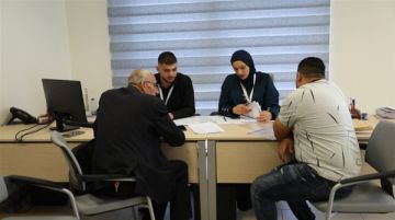 لجنة الانتخابات تتلقى ستة طلبات ترشح في اليوم الأول لجنة الانتخابات تتلقى ستة طلبات ترشح في اليوم الأول