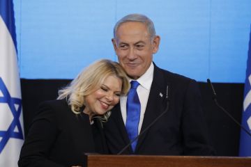 إسرائيل.. يائير غولان ينفذ تهديده ضد سارة نتنياهو إسرائيل.. يائير غولان ينفذ تهديده ضد سارة نتنياهو
