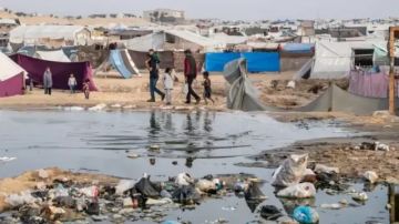غزة تواجه التعطيش وانهيار الصرف الصحي يفاقم الكوارث البيئية والصحية غزة تواجه التعطيش وانهيار الصرف الصحي يفاقم الكوارث البيئية والصحية