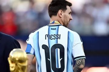بعد اعتزال ميسي.. من يحمل القميص رقم 10 مع الأرجنتين؟ بعد اعتزال ميسي.. من يحمل القميص رقم 10 مع الأرجنتين؟