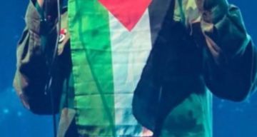 بالفيديو والصور المسرح العالمي ينتفض ضد الإبادة الجماعية المتواصلة بغزة.. لا تكونوا محايدين بالفيديو والصور المسرح العالمي ينتفض ضد الإبادة الجماعية المتواصلة بغزة.. لا تكونوا محايدين