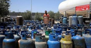 هيئة البترول: دخول 4 شاحنات من غاز الطهي إلى قطاع غزة هيئة البترول: دخول 4 شاحنات من غاز الطهي إلى قطاع غزة