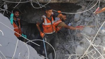 الدفاع المدني: انهيار جزئي لمبنى بغزة وإنقاذ 5 أطفال الدفاع المدني: انهيار جزئي لمبنى بغزة وإنقاذ 5 أطفال
