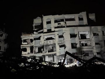 20 شهيدا ومفقودين في انهيار عمارة سكنية غربي غزة 20 شهيدا ومفقودين في انهيار عمارة سكنية غربي غزة