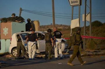 تعرض نجل سفير إسرائيل لدى واشنطن لإصابة خطيرة بعملية دهس في الضفة الغربية تعرض نجل سفير إسرائيل لدى واشنطن لإصابة خطيرة بعملية دهس في الضفة الغربية