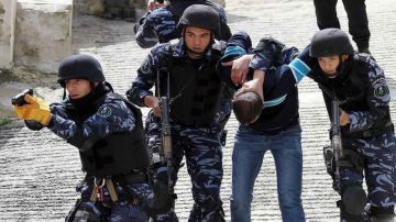 رام الله: السلطة تحتجز معتقلا سياسيا رغم صدور قرار قضائي بالإفراج عنه رام الله: السلطة تحتجز معتقلا سياسيا رغم صدور قرار قضائي بالإفراج عنه