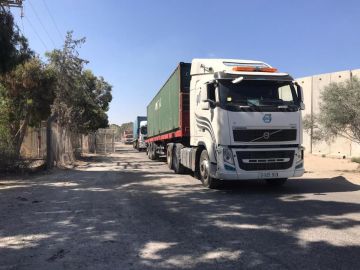 نقابة الشاحنات بغزة تحذر من تداعيات نقص الوقود وقطع الغيار نقابة الشاحنات بغزة تحذر من تداعيات نقص الوقود وقطع الغيار