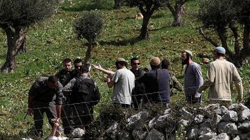 فلسطين.. مقتل شابين برصاص القوات الإسرائيلية خلال اقتحام قرية المغير شمال رام الله فلسطين.. مقتل شابين برصاص القوات الإسرائيلية خلال اقتحام قرية المغير شمال رام الله