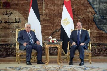 السيسي وعباس يتفقان على تكثيف التنسيق السياسي بشأن الأوضاع الفلسطينية السيسي وعباس يتفقان على تكثيف التنسيق السياسي بشأن الأوضاع الفلسطينية