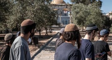 جماعات الهيكل تحشد لإقامة طقوس تلمودية عند باب الرحمة بالمسجد الأقصى المبارك جماعات الهيكل تحشد لإقامة طقوس تلمودية عند باب الرحمة بالمسجد الأقصى المبارك