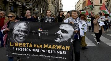 للفلسطينيين حق اختيار قادتهم.. نائب أمريكي يدعو إلى الإفراج عن مروان البرغوثي للفلسطينيين حق اختيار قادتهم.. نائب أمريكي يدعو إلى الإفراج عن مروان البرغوثي