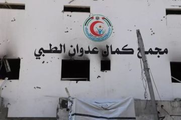 إخلاء كامل لطاقم مستشفى كمال عدوان مع تقدم آليات الاحتلال نحو المستشفى إخلاء كامل لطاقم مستشفى كمال عدوان مع تقدم آليات الاحتلال نحو المستشفى