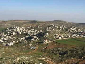 قرية المغير.. 900 دونم لأربعة آلاف فلسطيني يواجهون حملة استيطانية متصاعدة قرية المغير.. 900 دونم لأربعة آلاف فلسطيني يواجهون حملة استيطانية متصاعدة
