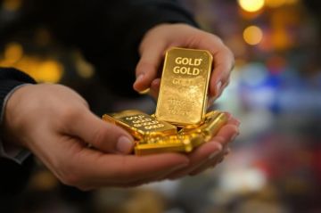 الذهب يلمع وسط تراجع الدولار والتركيز على بيانات التضخم الأمريكية الذهب يلمع وسط تراجع الدولار والتركيز على بيانات التضخم الأمريكية