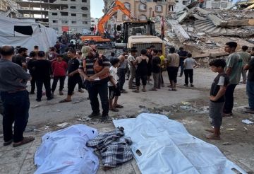 عشرات القتلى والجرحى والمفقودين بانهيار مبنى في غزة عشرات القتلى والجرحى والمفقودين بانهيار مبنى في غزة