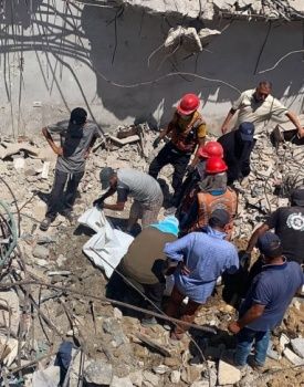 انتشال 55 رفات شهيد من تحت الأنقاض في قطاع غزة انتشال 55 رفات شهيد من تحت الأنقاض في قطاع غزة