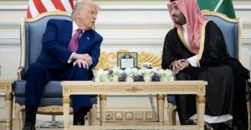 أكسيوس: ترامب يرفض طلبا سعوديا عاجلا للتدخل العسكري ضد الحوثيين أكسيوس: ترامب يرفض طلبا سعوديا عاجلا للتدخل العسكري ضد الحوثيين