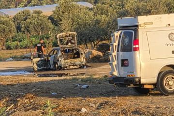 مقتل ثلاثة أشخاص حرقا داخل مركبة قرب باقة الغربية بالداخل الفلسطيني (صور) مقتل ثلاثة أشخاص حرقا داخل مركبة قرب باقة الغربية بالداخل الفلسطيني (صور)
