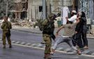 استشهاد 63 فلسطينيا باعتداءات مستوطنين في الضفة منذ اندلاع حرب غزة