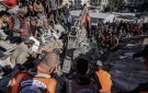 غزة: الدفاع المدني ينتشل رفات 16 شهيدا في غزة والنصيرات