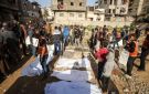 الدفاع المدني بغزة: انتشال جثامين 7 فلسطينيين من تحت ركام منزلين
