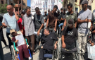 جرحى ومبتورو أطراف في غزة يحتجون لتوفير العلاج والإجلاء