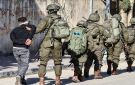 الاحتلال يعتقل 19 فلسطينيا بالضفة بينهم أسرى محررون