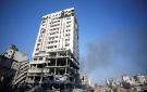 خاص بنك فلسطين يراكم الملايين ومقره يهدد آلاف النازحين.. مواطنون: وجهوا أموالنا لإزالة المبنى المتهالك! - ps