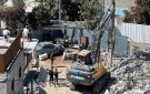 هدم خمسة محال تجارية لعائلة طبش في وادي الجوز بالقدس المحتلة