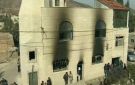 مستوطنون يحرقون مسجدا شمال غرب نابلس ويخطون شعارات عنصرية