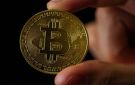 ارتفاع حاد في العملات المشفرة.. بتكوين تتجاوز 85 ألف دولار