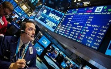 الأسهم الأمريكية تتباين.. و داو جونز يرتفع وحيدا وسط التوترات التجارية الأسهم الأمريكية تتباين.. و داو جونز يرتفع وحيدا وسط التوترات التجارية